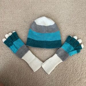 Aeropostale blue and cream stripe hat and gloves